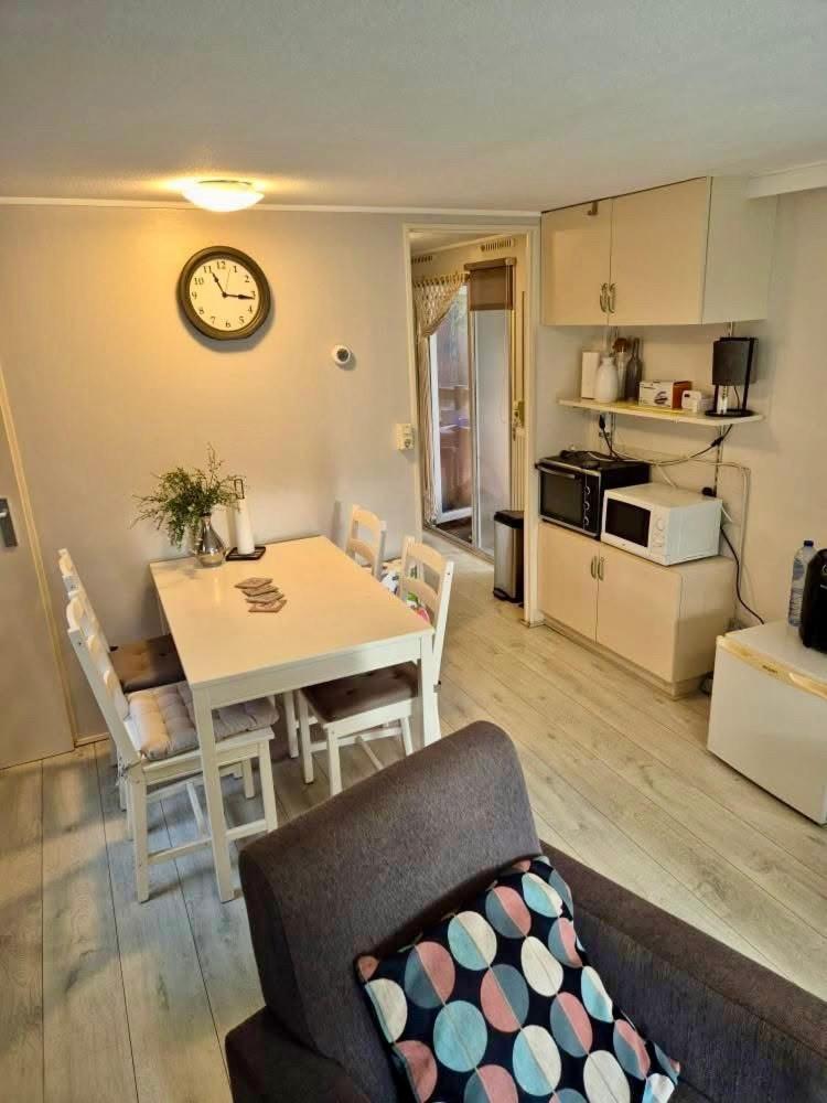 Cosy Chalet Veluwe With A Spacious Garden And Veranda Doornspijk Exteriör bild